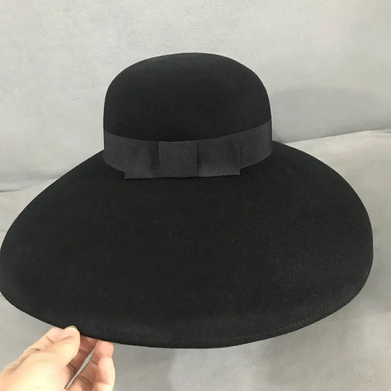 El sombrero de bruja oscura