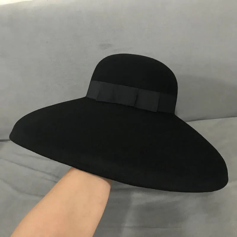 El sombrero de bruja oscura