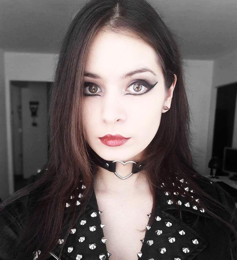 Collar de corazón delgado