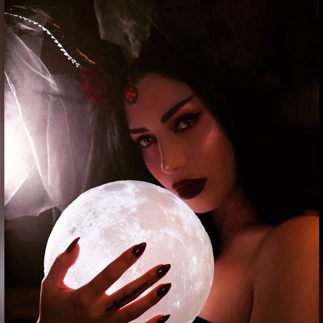 Dark Moon Lamp